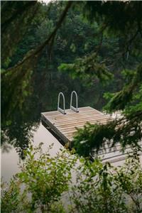 Muskoka waterfront cottage-2 floors,2 bath,2 kitchens,sleeps 8-10!Newly renovated, premium finishes
