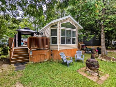 This well maintained 2012 Quailridge Resort Cottage is the perfect starter cottage for any family!