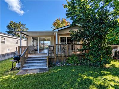 Located on a water view lot within the resort, you'll enjoy scenic views of the lake your deck!