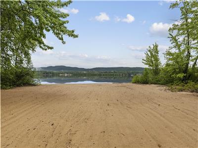 Ottawa River Waterfront Beach House