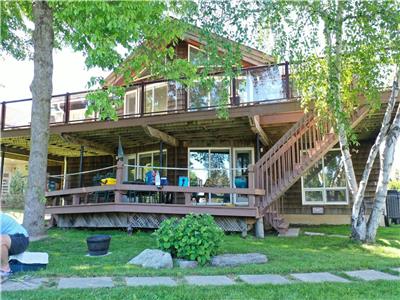 GLOBALSTAY. Waterfront Cottage 4 Bedroom with Outdoor dining