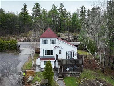 Maison de 4 chambres avec vue sur le lac  Muskoka (Pine Lake #14)