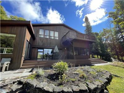 Lakeside Bliss - Charming Cottage on Balsam Lake