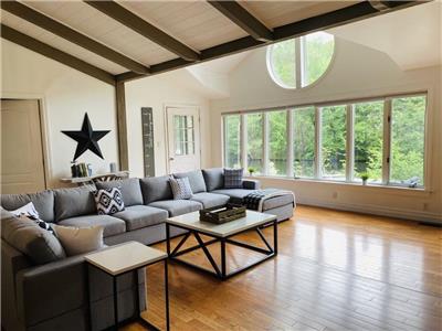 Perfectly Located Waterfront Retreat or Ski Chalet