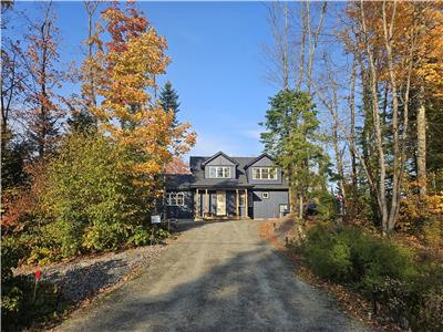 MUSKOKA FURNISHED HILLTOP MODERN COTTAGE - UP TO $14k/MONTH REVENUE