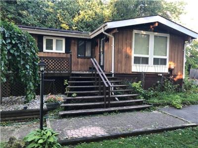 SUMMER WATERFRONT LAKE HOUSE -  SKIING - ORILLIA - CASINO - COTTAGE