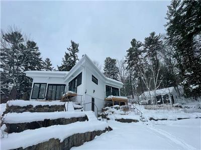 THE HENNY Muskoka | Panoramic views, Sunsets, Water Toys + Private Beach