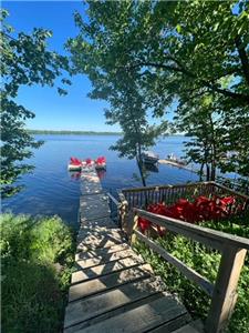 Unique 3 Bedroom Lakeview Cottage in the Kawarthas