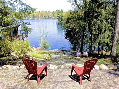 Charming Lakefront Bala Cottage