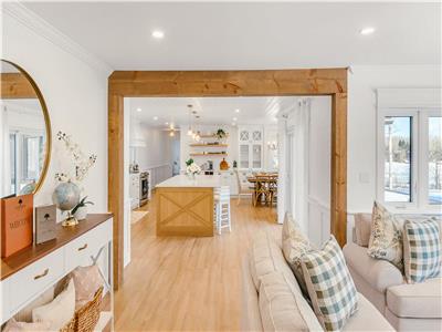 Nouvelle ferme de luxe au bord du lac | 4+ acres privs, rivage de 400 pieds | 2 trs grands lits