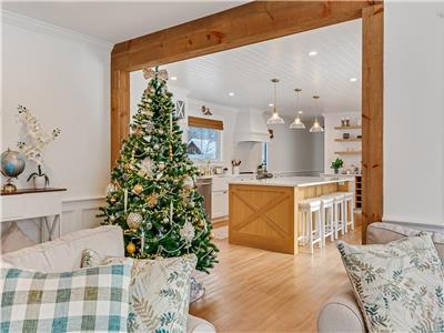 Silver Maple Farmhouse | Hot Tub & Sauna | 4+ Private Acres, 400ft of Lakefront