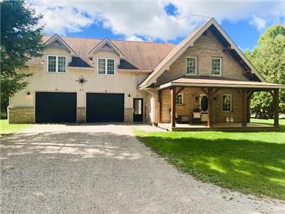 The Riverfront Hideaway * Hot Tub * Games Room * Arcades * Firepit * BBQ * Hiking