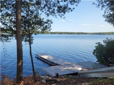 The Red Canoe Lodge on Beaver Lake