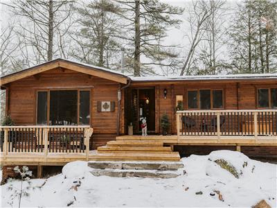Waterfront Log Cabin on 18 Acres | Games Room | Dock | Kayak