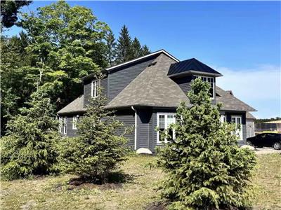 Cozy Muskoka 4-bedroom cottage on Lake Rosseau