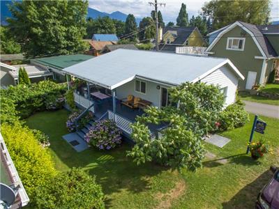 Kaslo Cottage, in the heart of Kaslo, BC