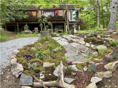 Couple's Lakehouse Hideaway with Hot tub and Sauna