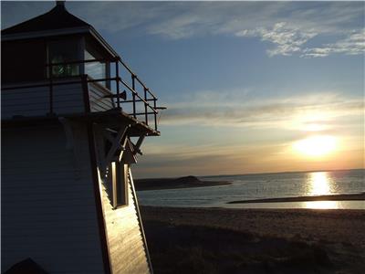 Abbey Executive Cottage - 5 Min Walk to White Sandy Beaches in Stanhope National Park!