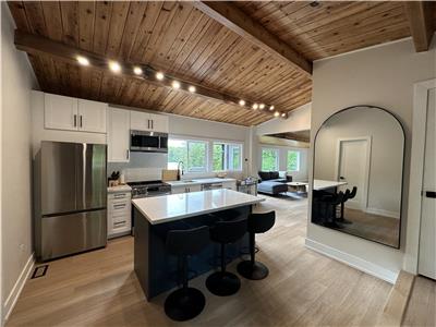 Beautiful Muskoka Lakefront Cottage