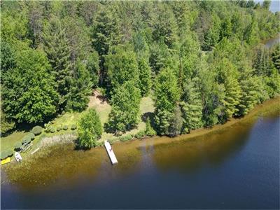 COTTAGE KASHUBY ONTARIO Madawaska River