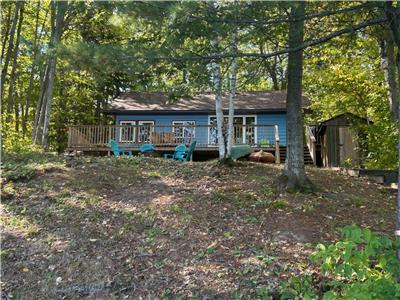 3 brm,3 season near Barrys Bay- new kitchen , shower and newly painted all in 2025