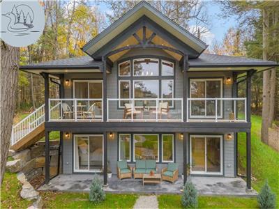 NEW Waterfront Cottage, Water Trampoline, Dbl Kayak, Firepit,  WiFi, Pet OK, Near Algonquin