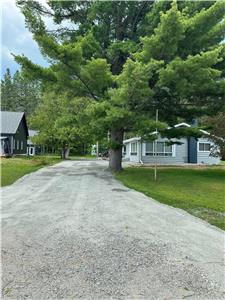 Village du Pre Nol, Bracebridge