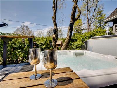 Chalet vue sur la rivire St-Mauricie Spa et Sauna