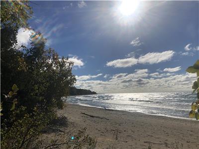 Lakefront Leisurely Hideway - Private and Peaceful - Newly Built