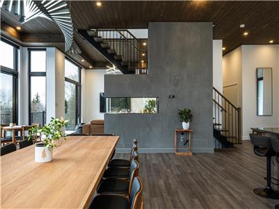 NEW! Chalet Makalu| 6 Bedrooms | Hot tub | Outdoor Pool
