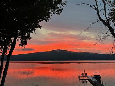 Private and Peaceful Lakefront Cottage--The Perfect Getaway!