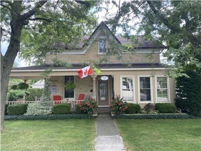 Heaven on Huron Terrace in Kincardine - AAA location - close to beach, marina and downtown