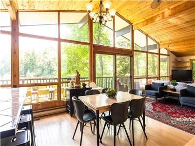 4 Chambres, Chalet de famille sur un lac, proche de Sir Sam's
