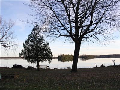 Quiet cottage on the lake