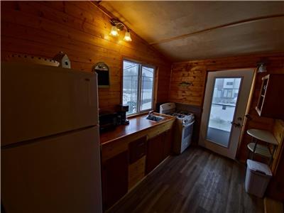 Lakeview lodge at Lorimer Lake Resort - The Lake Cabin