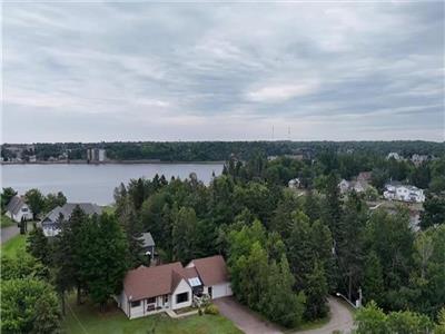 Shediac Four Bedrooms Vacation Home