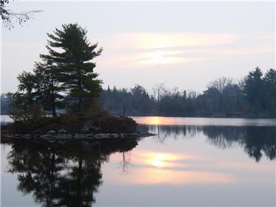 NOUVEAUT 2025 - The Northside Nook - Chalet au bord du lac ouvert toute l'anne - Kawartha/Havelock