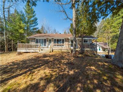 NEW! Nature Lover's Retreat- Family friendly cottage on Malcolm Lake