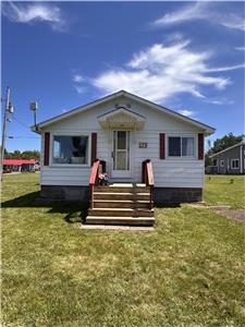 Cozy ocean view cottage in Tidnish Bridge, NS