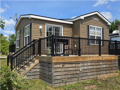 Gorgeous Resort Cottage on Duck Lake (Kirkfield, ON)