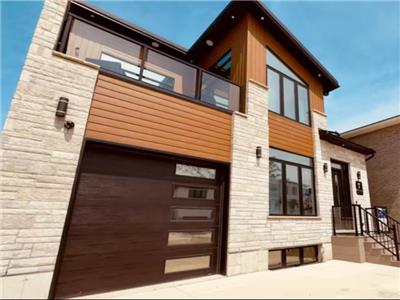 Grand Bend Modern Living with 5 BR Walk to the Beach