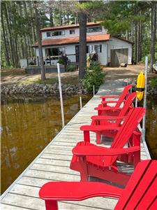 Whispering Pine a 4 bedroom cottage on Wadsworth lake in Madawaska Valley/Kaszuby area