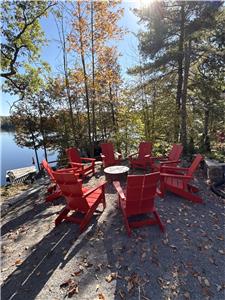 *NEW LISTING* Waterfront Haven on Belmont Lake | Cottage + Bunkie *HOT TUB Available November*