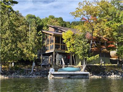 WatersEdge at Devil Lake - Couples Retreat with access to Frontenac Park - includes 4 kayaks, canoe