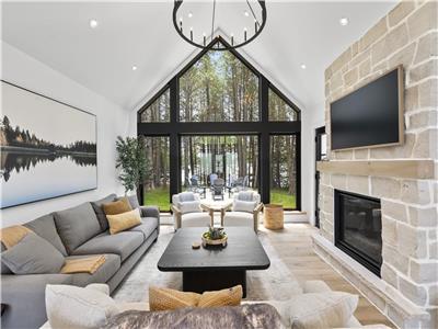 Whispering Woodlands Luxury Lake House on Beautiful Irish Lake