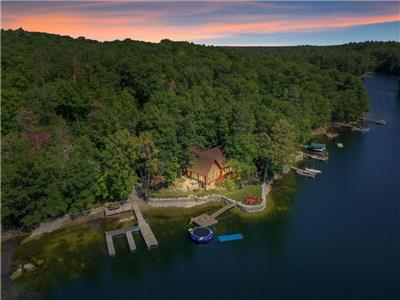 Luxury Lakefront Cottage Retreat | Hot Tub • Sauna • Sleeps 18+