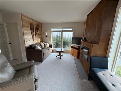 First Tracks at the Monashee Inn