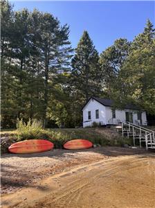 Northern Exposure | Pine Cabin on Sandy Shoreline | 4-Season | 3 Bedroom 1 Bath