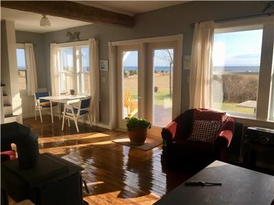 Guernsey Cove Oceanfront Farmhouse