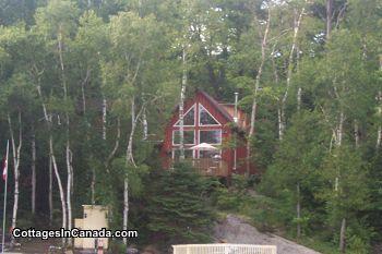 Beautiful cottage on quiet bay on prestigious Kennisis Lake